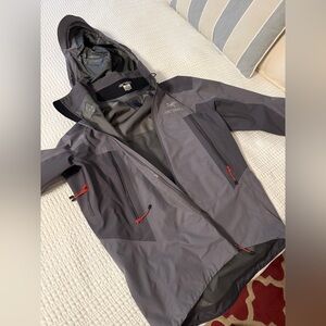 Arc'teryx Men's Charcoal Performance Jacket